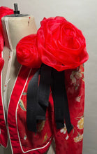 Cargar imagen en el visor de la galería, Roses Jacket
